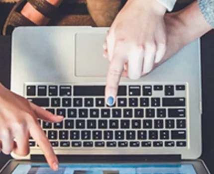 Students mastering time management in online education